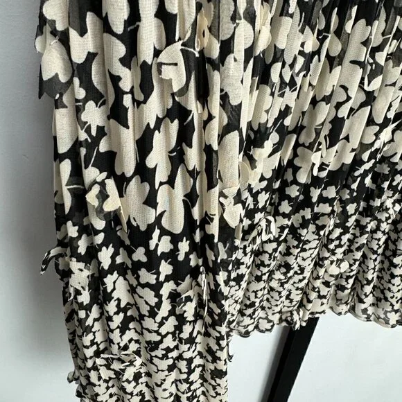 EUC - Riani Dress - White / Cream Size 4 Canada/US - Luxury Designer Dress - Picture 4 of 10